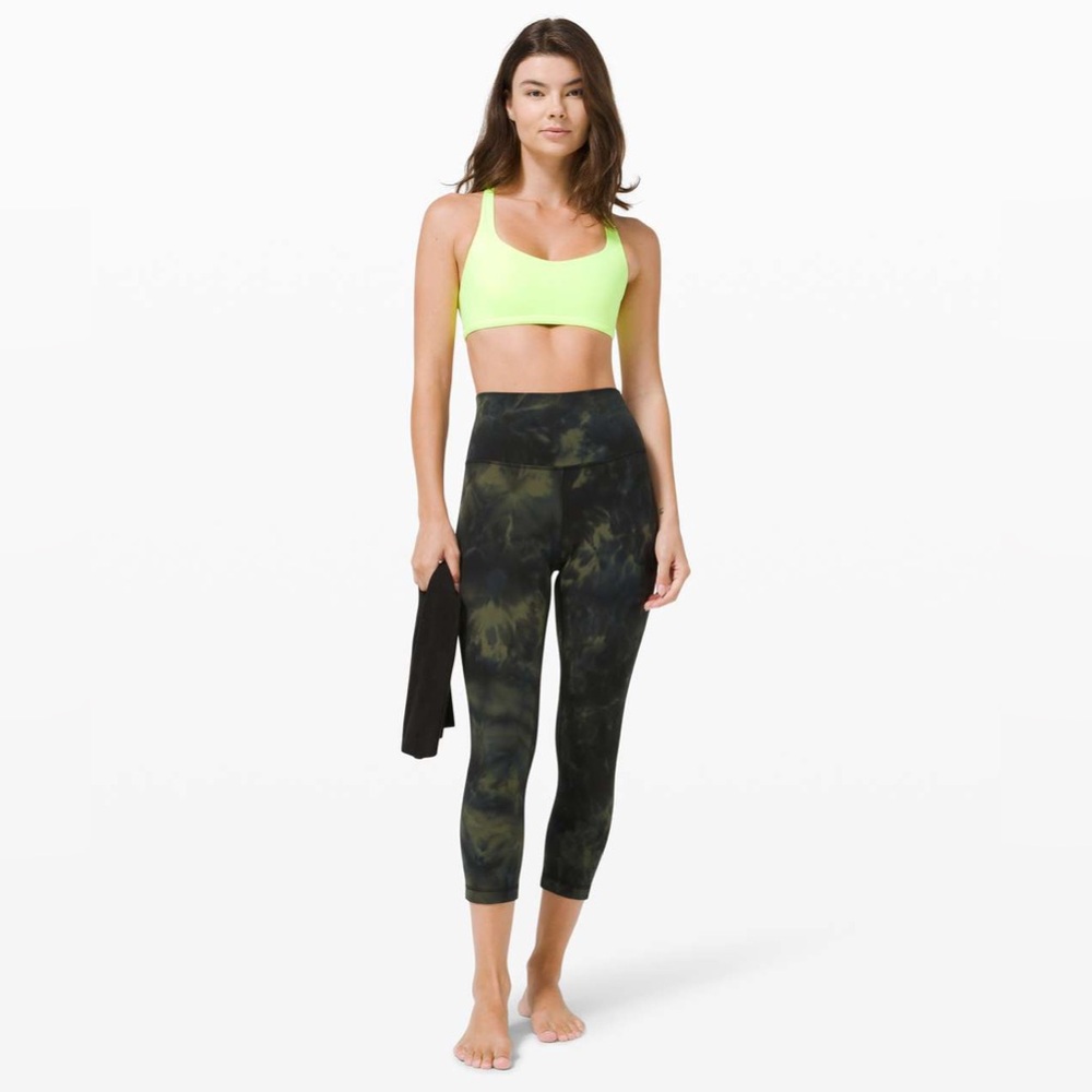 Like New! Lululemon align 21” crops, size 4